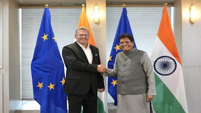 Goyal, Šefčovič meet on India-EU trade talks in New Delhi