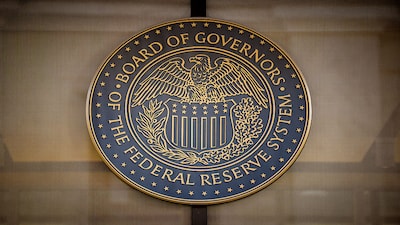 US GDP Soars, Sparking Debate on 2026 Rate Cuts