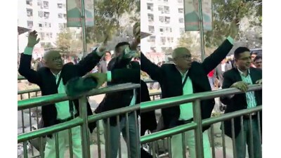 Rakesh Kishore, the lawyer who hurled shoe at ex-CJI BR Gavai attacked with slippers at Delhi's Karkardooma Court. (Screengrab) 