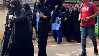 Hijab wearing women./Reuters