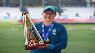 Cricket - Women's One Day International Series - England v Australia - County Ground, Taunton, Britain - July 18, 2023 Australia's Alyssa Healy celebrates retaining the Ashes with the trophy Action Images via Reuters/Matthew Childs