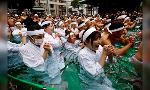 Tokyo Shrine's New Year Ice Bath Ritual