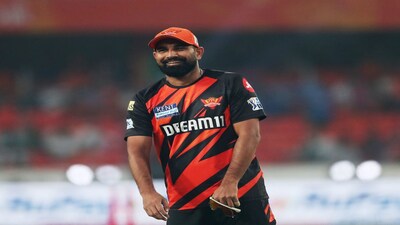 Cricket - IIndian Premier League - IPL - Sunrisers Hyderabad v Lucknow Super Giants - Rajiv Gandhi International Stadium, Hyderabad, India - March 27, 2025 Sunrisers Hyderabad's Mohammed Shami during the warm up before the match REUTERS/Stringer