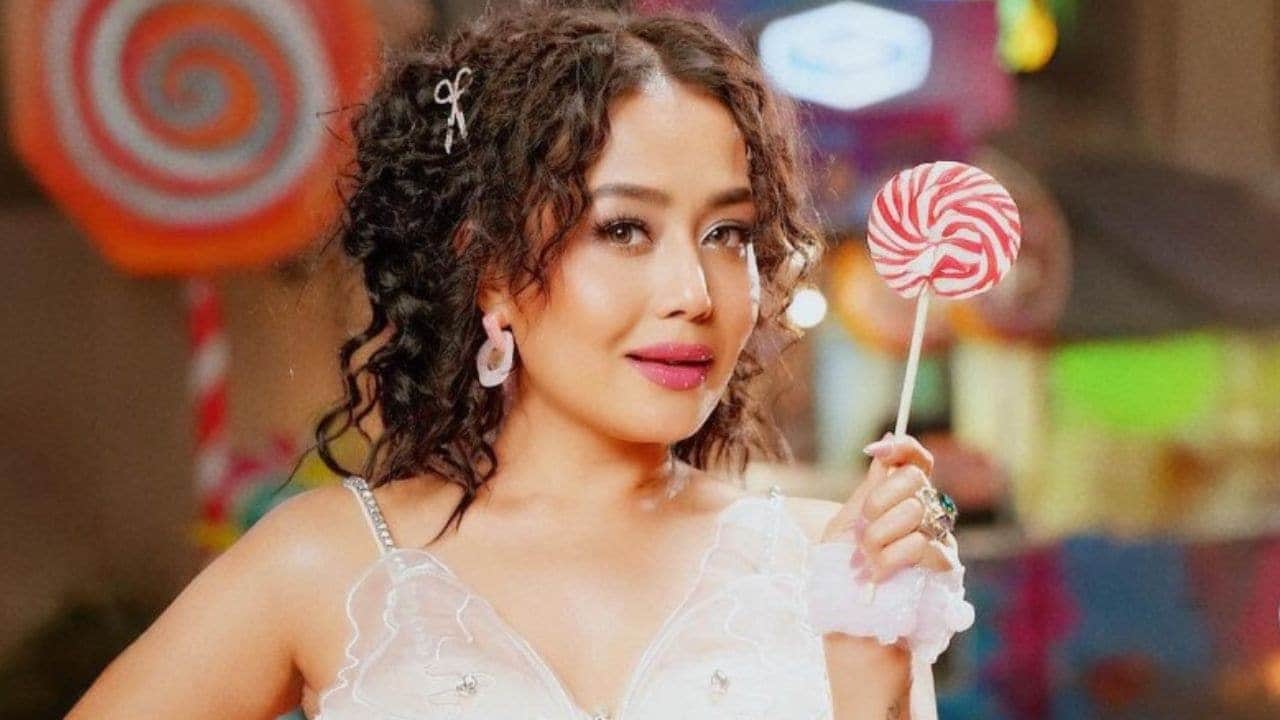 Neha Kakkar Takes Break Amid 'Candy Shop' Backlash, Denies Divorce Rumors | Quick Digest