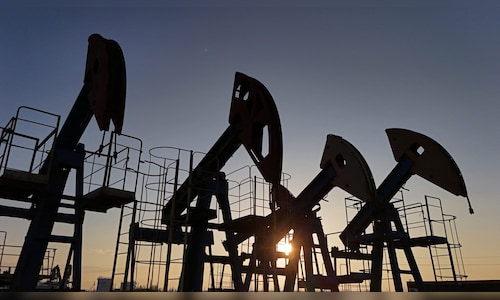 Chevron, Vitol, Trafigura vie to control Venezuelan oil exports