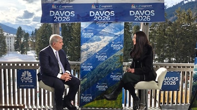 Axis Bank CEO Flags Deposit Stress, Seeks RBI Liquidity Push Amid Credit Growth