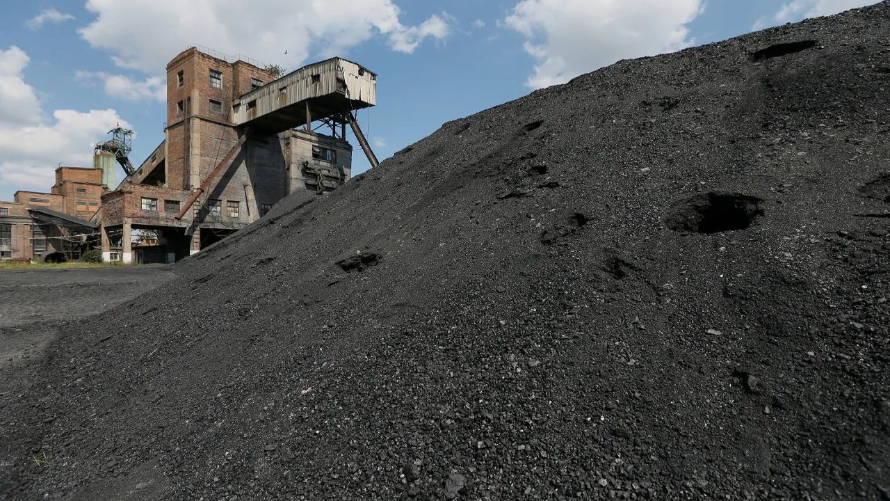 Coal Minister Reddy flags disappearance of 40 lakh tonnes of coal; seeks urgent probe into SCCL