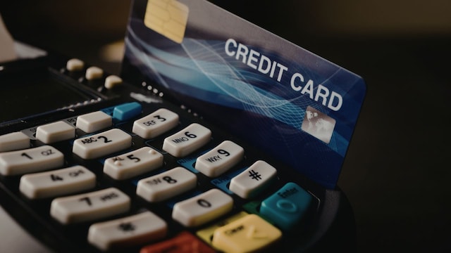 Several credit card issuers in India will introduce changes to rewards, spending thresholds and redemption rules starting April 2026. Lenders including Axis Bank, YES Bank and SBI Card have notified updates that may affect cashback limits, fees on certain transactions and reward point redemption conditions for cardholders.