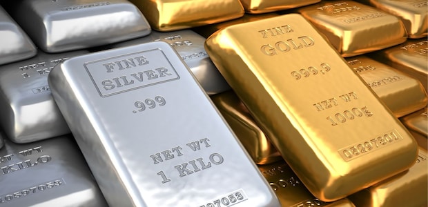 Gold sells off after record run, but January set to be best since 1980s