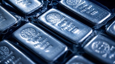 Silver Surges, Shows Bubble Signs: Is This the Next Market Frenzy?