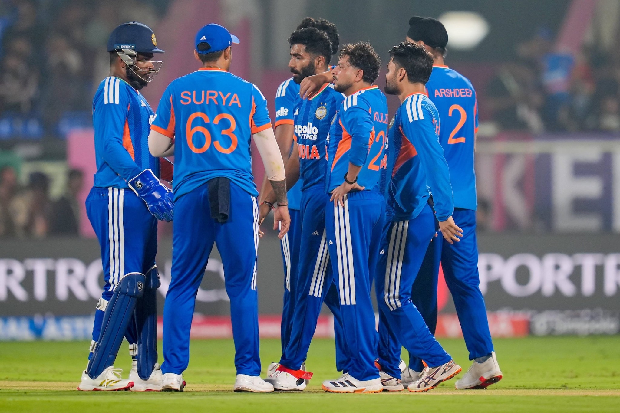 Tim Seifert's blazing fifty checked by India’s disciplined middle-overs as New Zealand manage 215/7