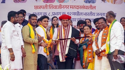  Maharashtra Chief Minister Devendra Fadnavis during a rally on the last day of campaigning for the civic elections, in Pune, Tuesday, Jan. 13, 2026. (PTI Photo)