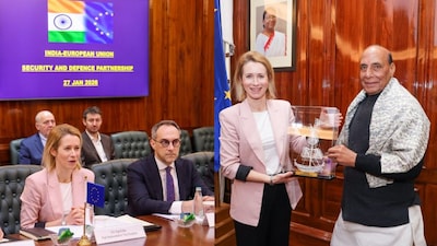 Indian Defence Minister Rajnath Singh (right) with European Union's chief of foreign and security affairs Kaja Kallas. (Photo: X/@rajnathsingh) 