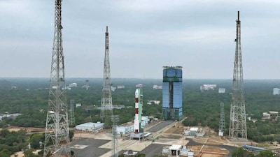 India launches PSLV-C62