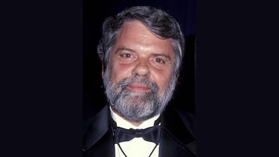 एमि-विजेता 'सीनफेल्ड' निर्देशक टॉम चेरोन्स का 86 वर्ष की आयु में निधन.