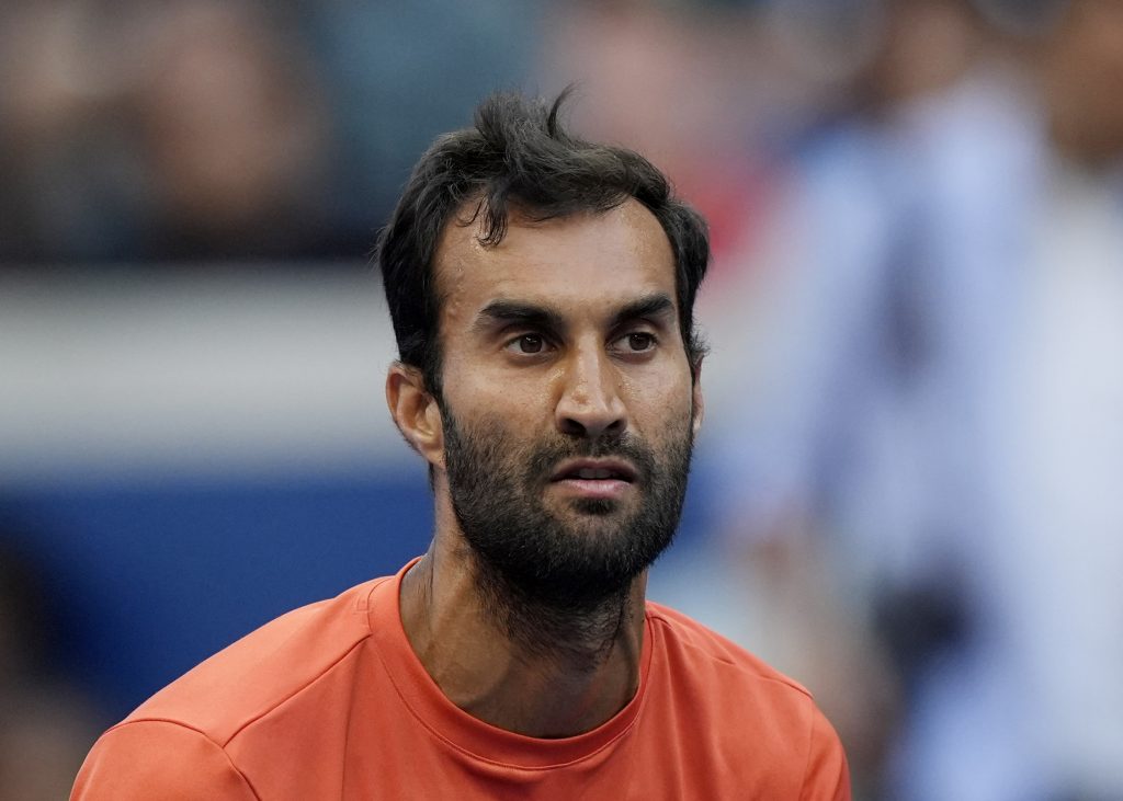 Tennis - U.S. Open - Flushing Meadows, New York, United States - September 4, 2025 India's Yuki Bhambri looks on during the men's doubles semi final match with New Zealand's Michael Venus against Britain's Neal Skupski and Joe Salisbury REUTERS/Eduardo Munoz