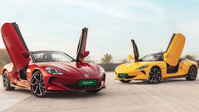 JSW MG मोटर भारत में प्लांट क्षमता तिगुनी करने के लिए $441 मिलियन का निवेश करेगी.