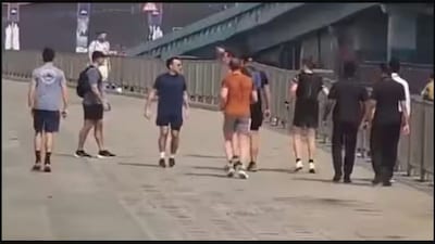 मैक्रों का मुंबई दौरा: मरीन ड्राइव पर जॉगिंग, 26/11 पीड़ितों को श्रद्धांजलि और द्विपक्षीय वार्ता.