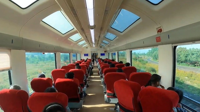 Mumbai Pune Deccan Express. (Image YouTube)