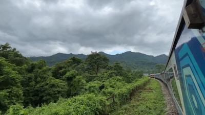 पहाड़ों से घाटियों तक, भारत की सबसे खूबसूरत विस्टाडोम ट्रेन यात्राओं का अन्वेषण करें.