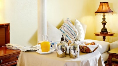 पार्क होटल्स अंबुजा नियोटिया ग्रुप के साथ कोलकाता आवासीय परियोजना से जुटाएगा ₹350 करोड़.