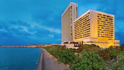 EIH एसोसिएटेड होटल्स का मुनाफा 2% बढ़ा, राजस्व में गिरावट के बावजूद ऑपरेटिंग मार्जिन में सुधार.