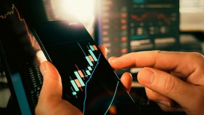 Pharma & Healthcare, e-Commerce, Consumer Durables, Capital Goods, and Agrochemicals & Petrochemicals are the sectors where Mutual Funds were overweight in comparison to the BSE 200 index, while they were underweight on private banks, oil & gas, Metals & mining, Consumer Staples, and IT services.