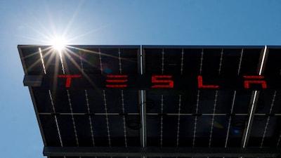 A newly built and yet to open Tesla Supercharger station in Lost Hills, California, U.S. February 5, 2026. Tesla says the station is not connected to the electrical grid, features 84 chargers that are all fully solar-powered by solar and batteries. REUTERS/Mike Blake     TPX IMAGES OF THE DAY