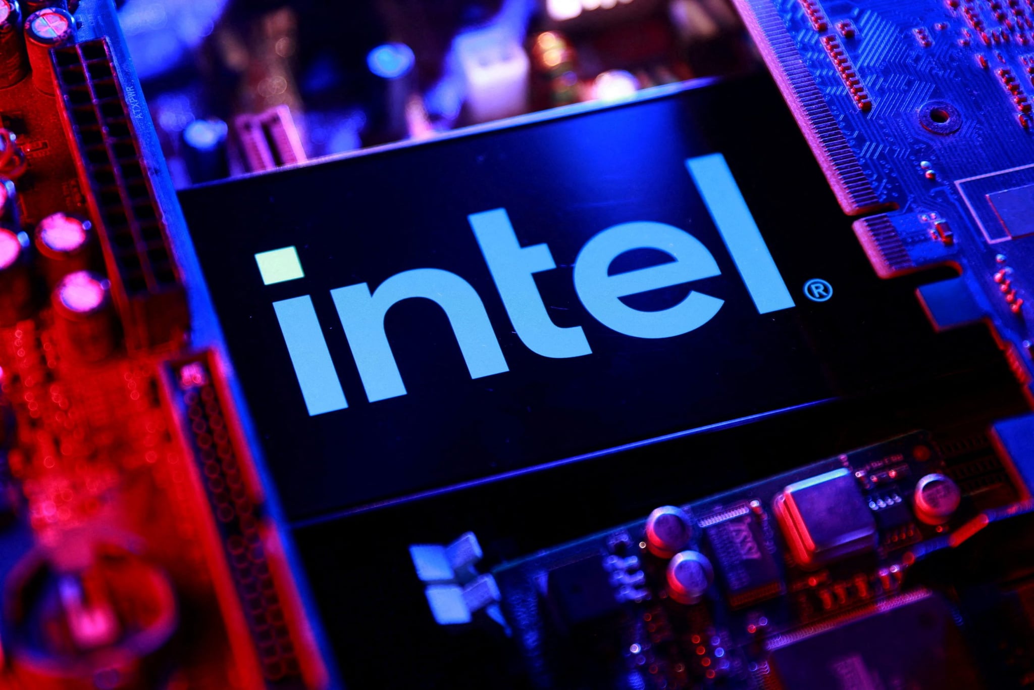 Intel joins Musk's Terafab AI chip project to power humanoid, data center  goals - CNBC TV18