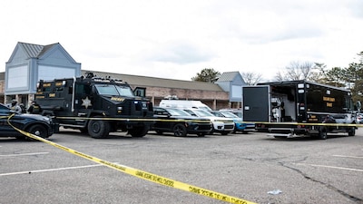 Police respond to scene of a shooting at Temple Israel in West Bloomfield, Mich., on Thursday, March 12 2026. (Jacob Hamilton/Ann Arbor News via AP)