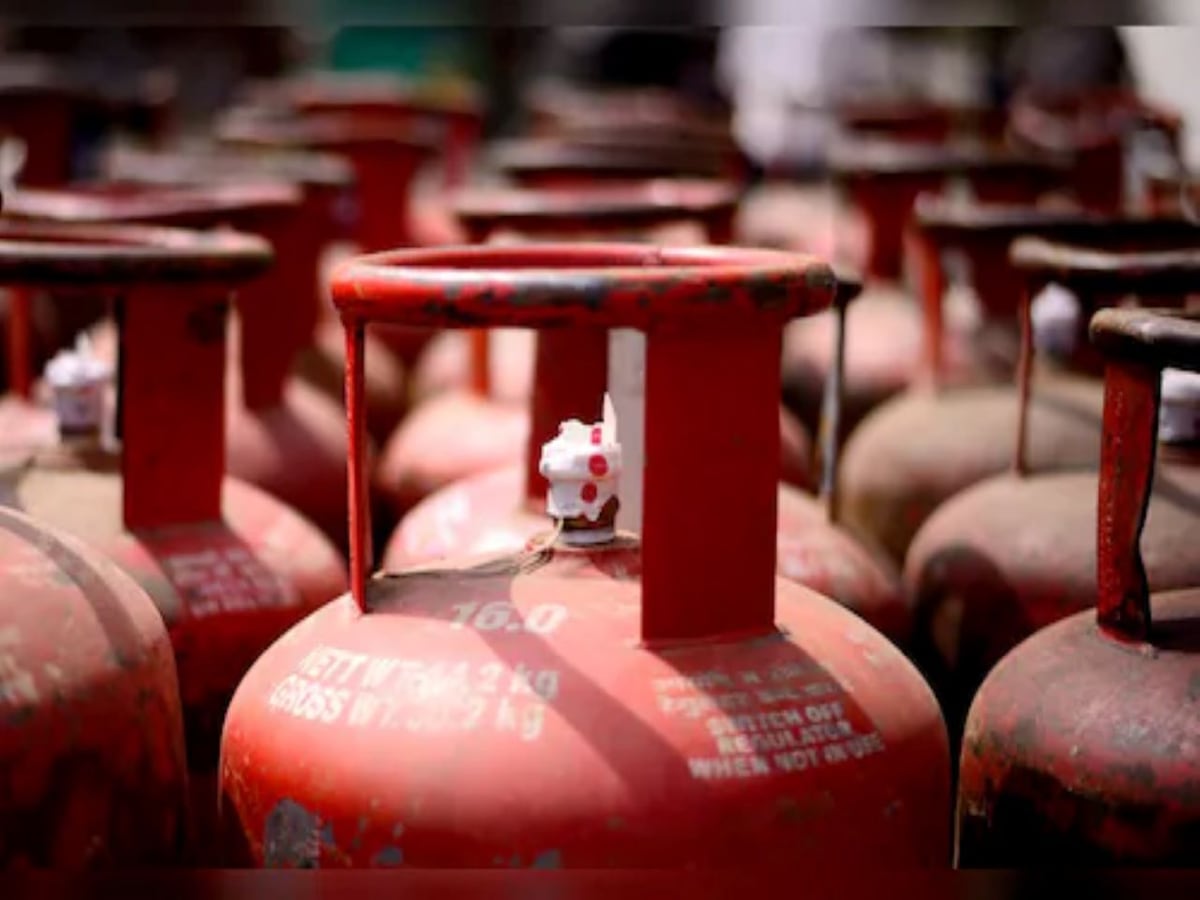 देश में LPG सिलेंडर एक बार फिर महंगा हो गया