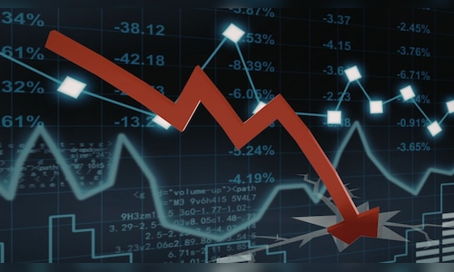 Dow futures tank 900 points as Wall Street reacts to oil prices topping $100 a barrel