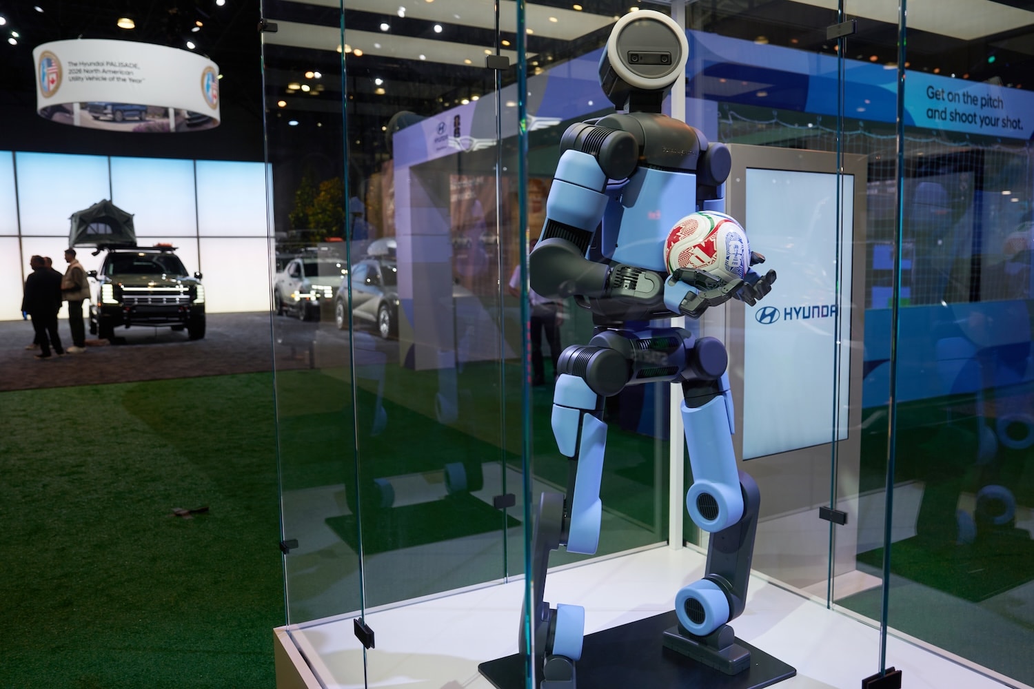 Kia The Brutal Truth Behind the Humanoid and Software Pivot