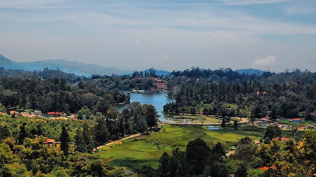 Kodaikanal hillsKodaikanal lake Guna Caves Kodaikanal Berijam Lake Pine Forest Kodaikanal Coaker’s Walk Kodaikanal waterfalls Tamil Nadu hill station