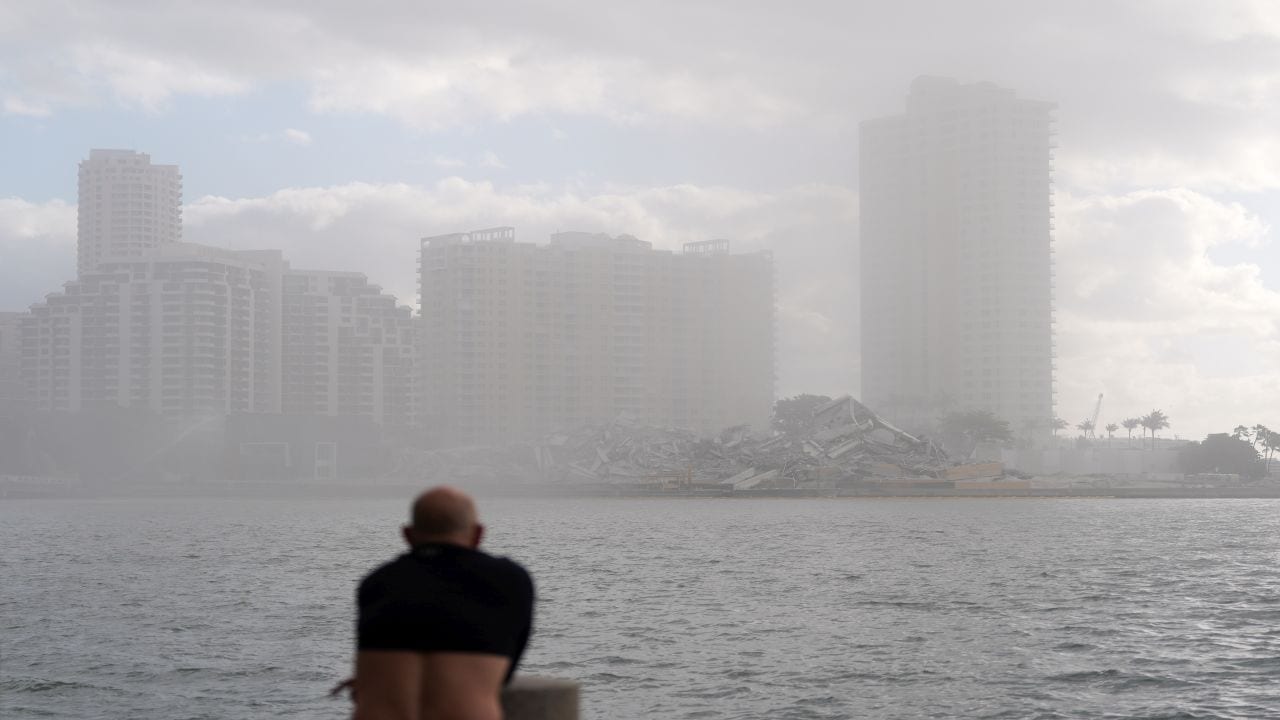 Twenty Seconds of Dust and the Ghosts of Brickell Key