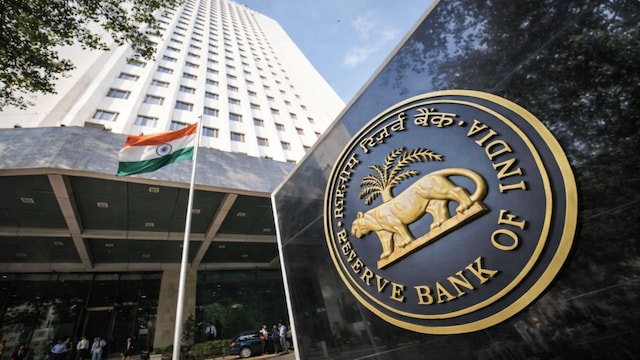  RBI employees stage mass protest over new promotion policy, say sources