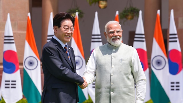 Modi, Myung at Hyderabad HouseNew Delhi: Prime Minister Narendra Modi exchanges a handshake with South Korean President Lee Jae Myung at Hyderabad House, in New Delhi, Monday, April 20, 2026. (PTI Photo/Kamal Kishore)(PTI04_20_2026_000129B) Source : PTI