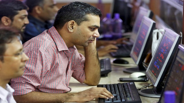 Apollo Hospitals, Honeywell Automation rally; Sensex falls 135 points, Nifty flat Apollo Hospitals, Honeywell Automation rally; Sensex falls 135 points, Nifty flat