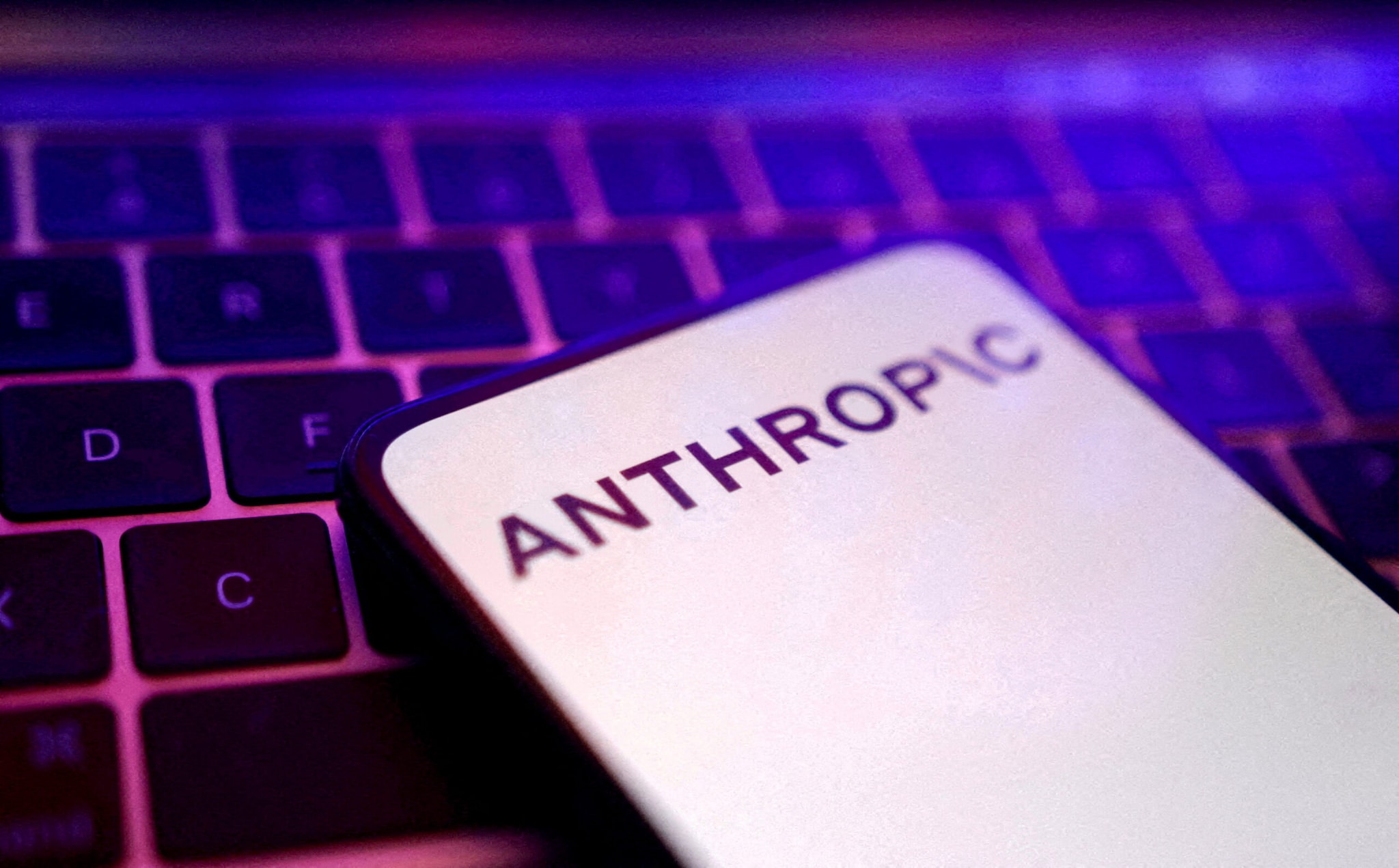 The Liquidity Race in Generative AI: Deconstructing Anthropic’s Trillion-Dollar Public Market Play
