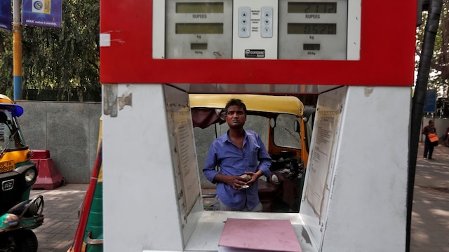 CNG prices hiked by ₹1; rates still low despite high new well price and cut in allocation CNG prices hiked by ₹1; rates still low despite high new well price and cut in allocation