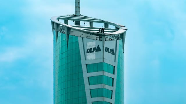 DLF Q4 net flat, revenue slips 42%; new bookings at ₹20,143 cr, declares dividend