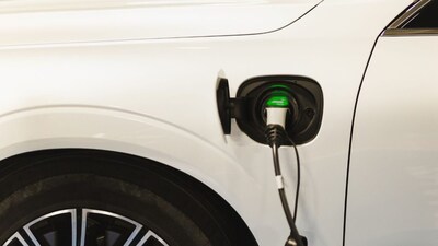 Haryana Cracks Down: The Haryana government has said vehicles added by aggregators and e-commerce companies in the NCR must run on cleaner fuels. These can include CNG vehicles, EVs, battery-operated vehicles or other cleaner-fuel options. The state has also mandated that only CNG or electric three-wheeler auto-rickshaws can now be added to existing commercial fleets operating in the region.