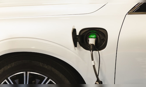 VinFast-backed Green SM to launch EV ride-hailing service in India in early June; Delhi first market – CNBC TV18
