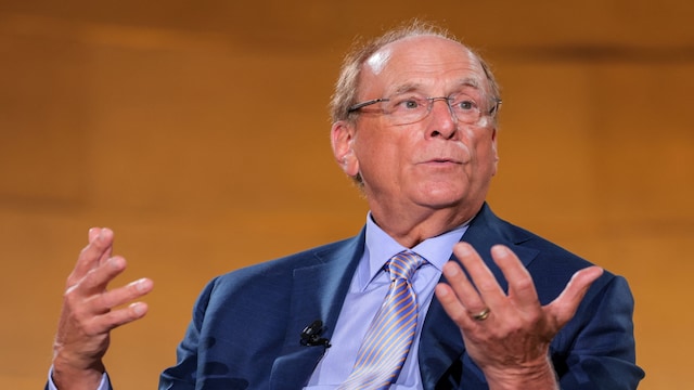 larry fink 2026 05 5261da93419eac883e15eb7b0a7f8c84