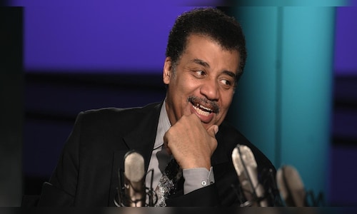 Neil deGrasse Tyson imagines Earth’s first alien encounter in latest book release - CNBC TV18