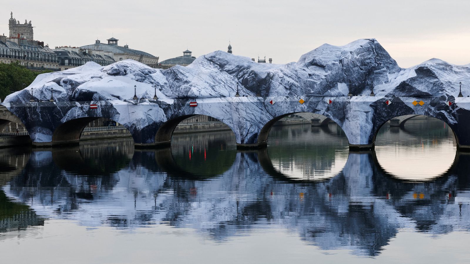 The Illusion of Disappearance and Why the Art World is Obsessed with Trompe l'Oeil Urbanism