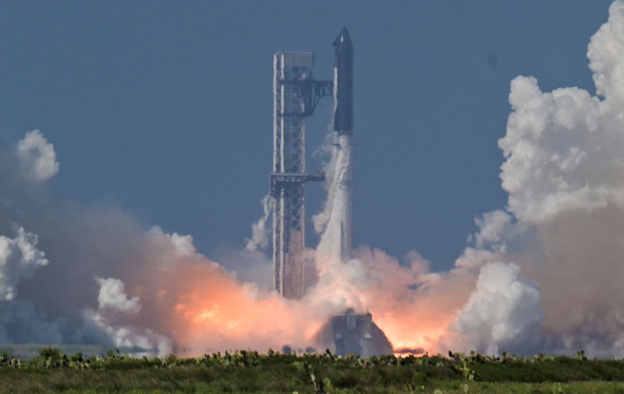 The Starship Splashdown Illusion and the Lie of Steady Aerospace Progress