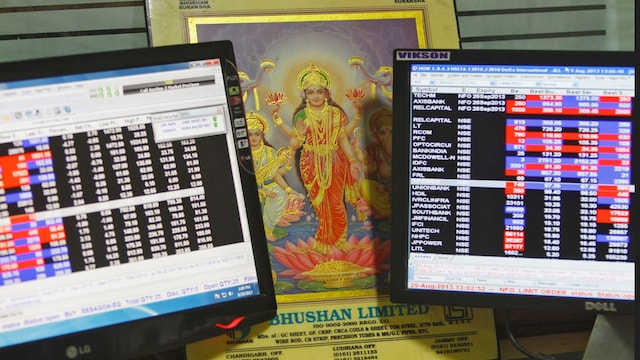 Sensex falls over 500 points, Nifty ends below 23,400; banks, autos drag markets Sensex falls over 500 points, Nifty ends below 23,400; banks, autos drag markets