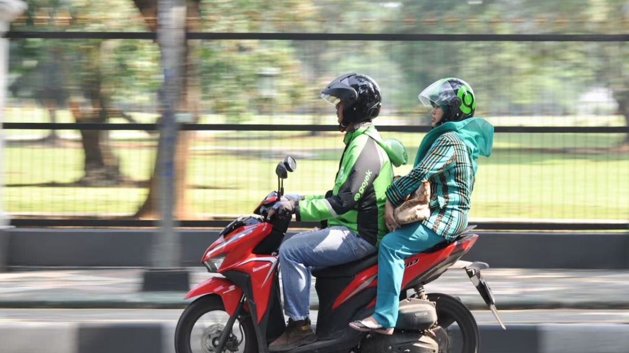 Maharashtra transport minister directs police to shut down bike taxi apps