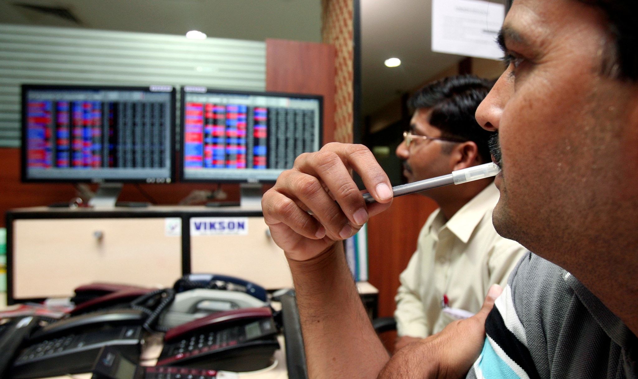 IT stocks drag markets lower; Sensex falls 304 points, Nifty ends under 23,450